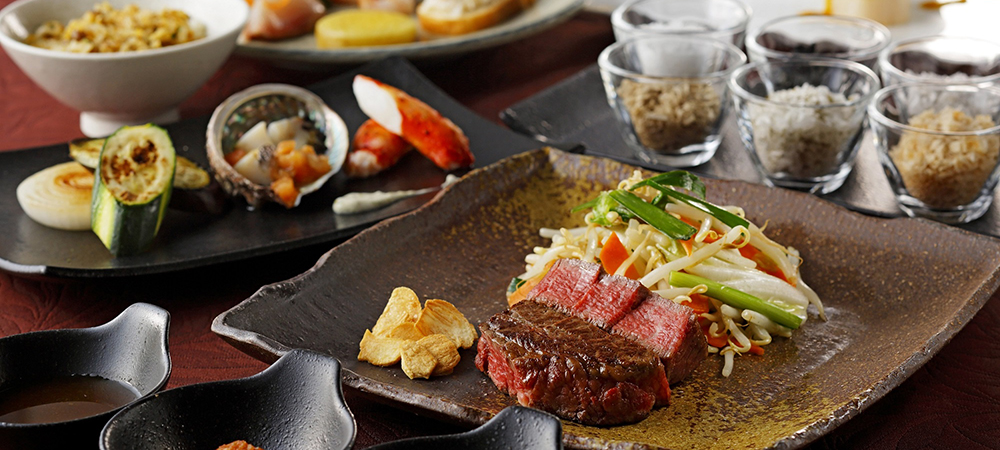 北海道産食材を中心に、鮮魚や和牛をお客様の目の前で大胆に焼き上げる鉄板焼ディナー